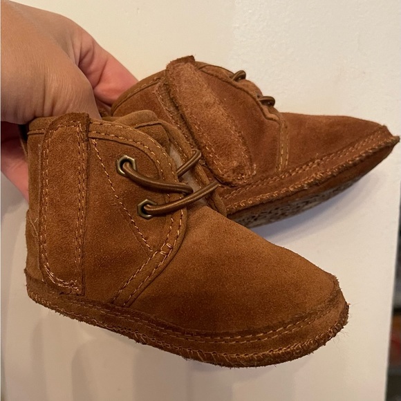 Infant Neumel Uggs 6-12 Months - Picture 2 of 6